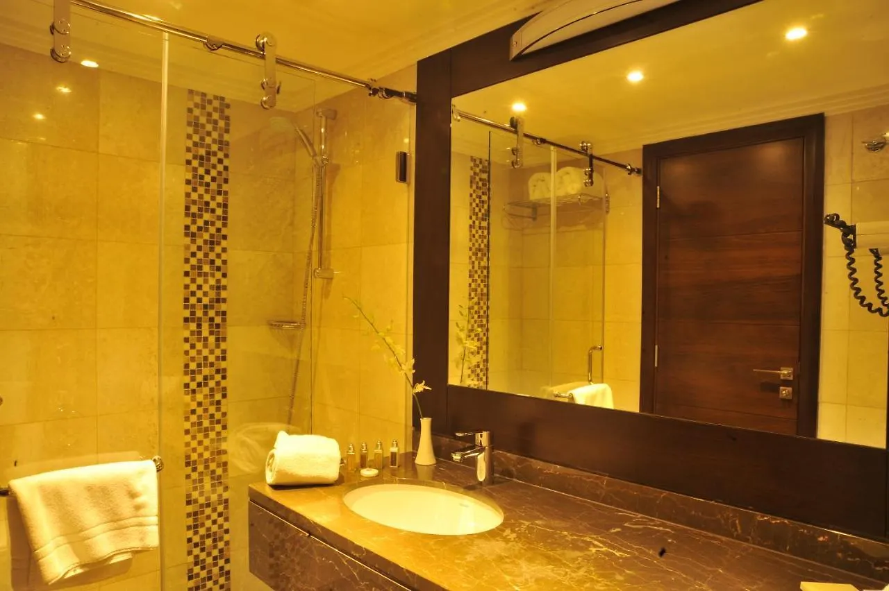 Lancaster Raouche Hotel Bejrút 4*,  Libanon